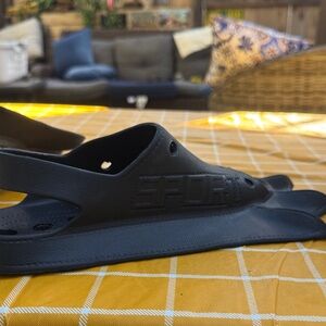 Sporto Men's Black swim Sandals